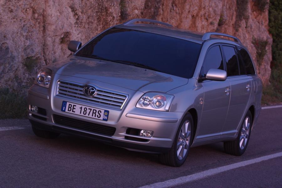  Toyota Avensis Wagon 2003 года  (фото 48 из 76)